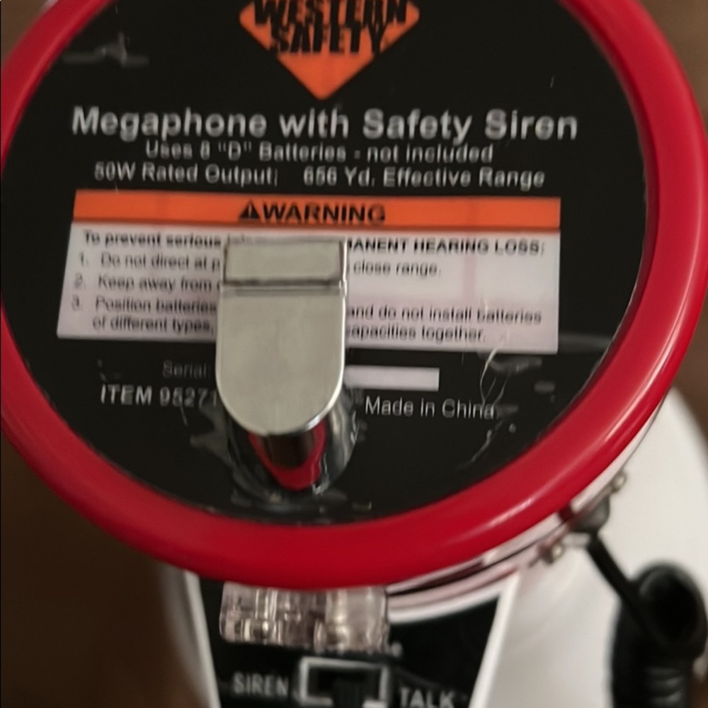 Megaphone - Picture 7 of 8